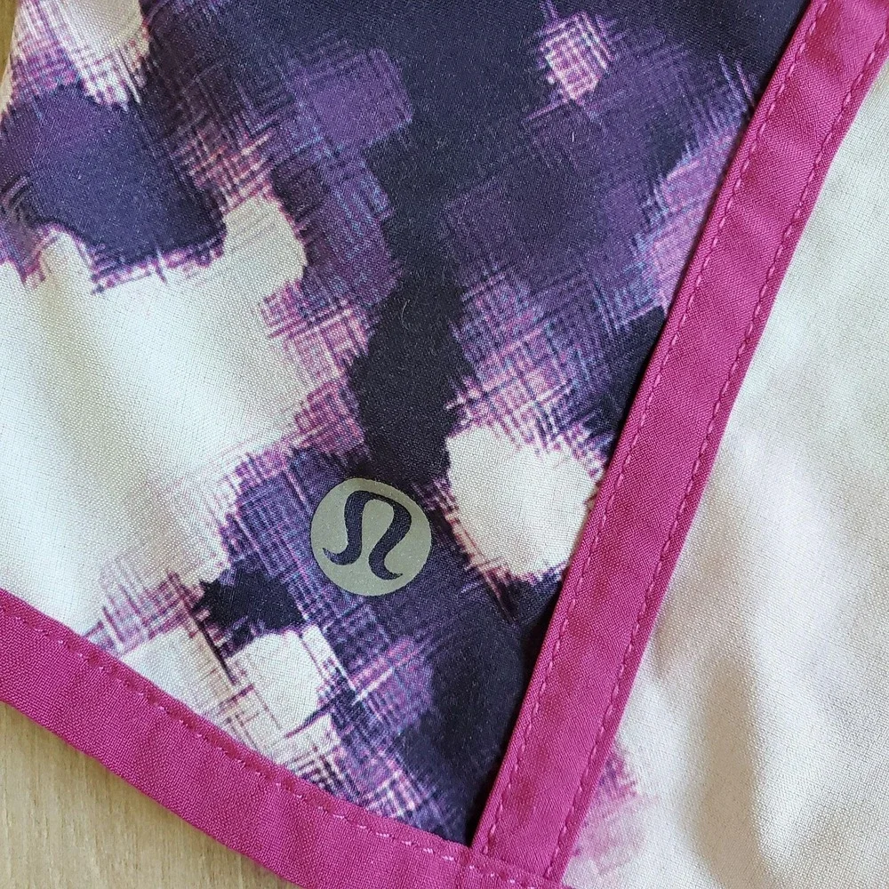 Lululemon Run Times Shorts Womens XS 4 Black Blooming Pixie Mid Rise 4